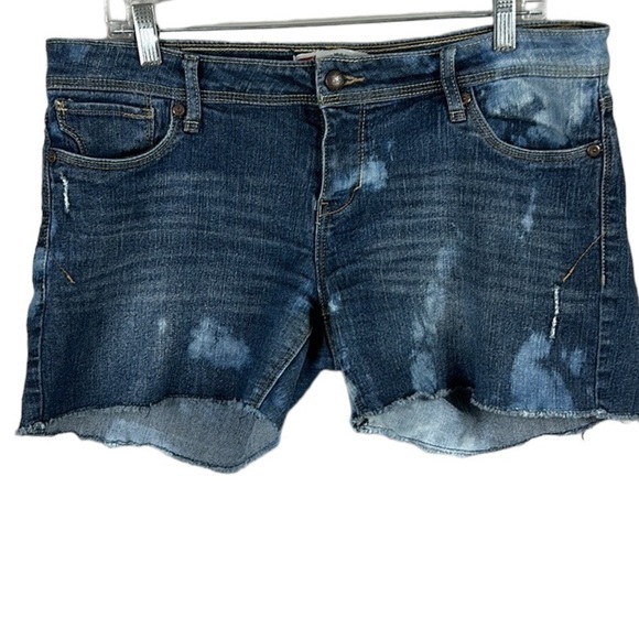 Levi’s Bleach Dyed MIDI Shorts Size 13 - Picture 4 of 6